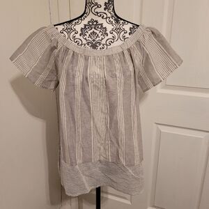 ‎NWT Mystree off shoulder stripped top